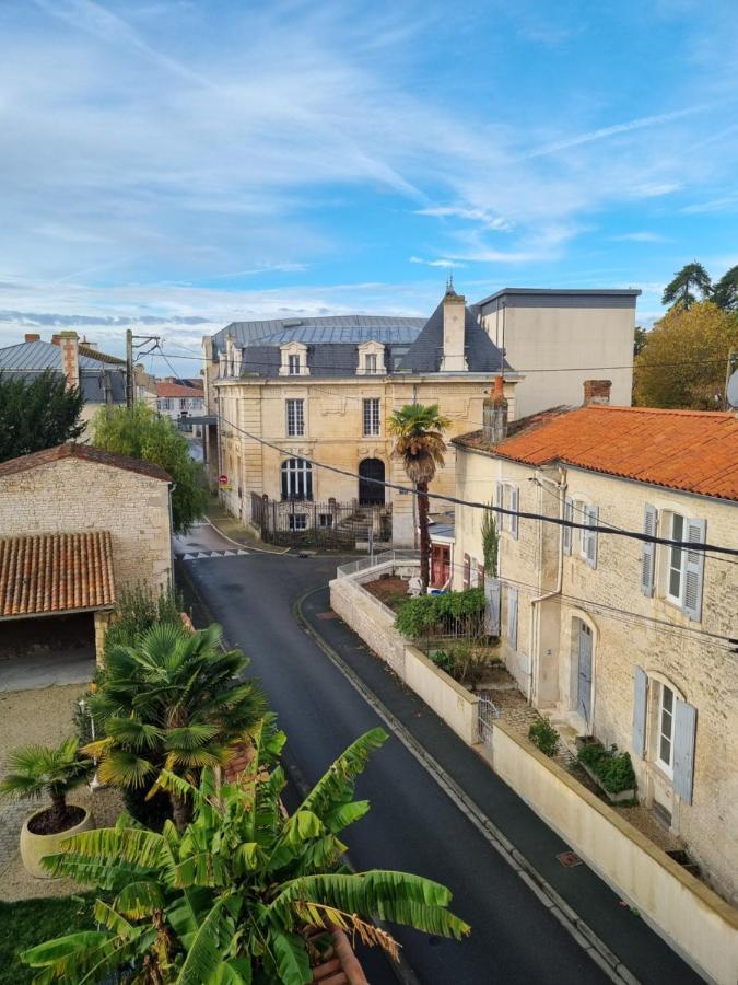 La Maison De Venus Lucon Luaran gambar