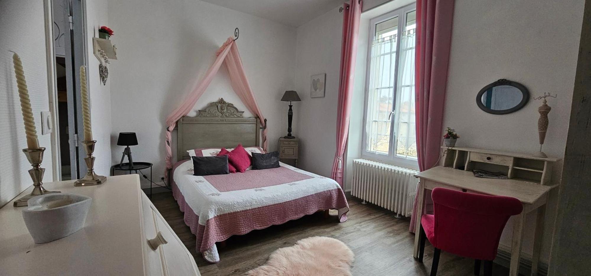 La Maison De Venus Lucon Luaran gambar
